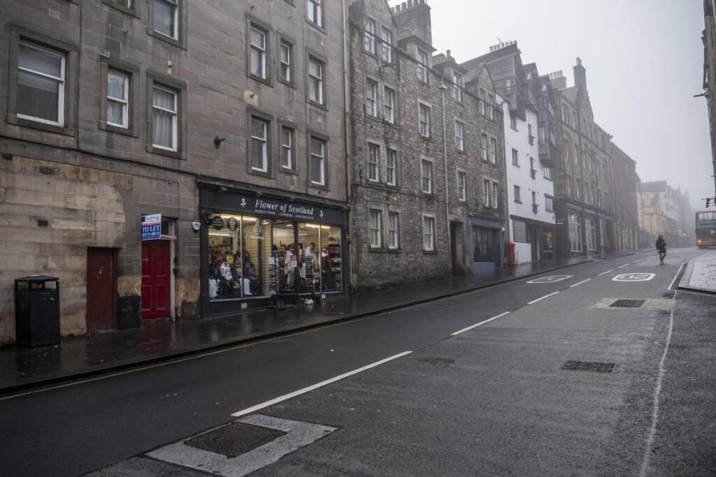 The Perfect Home On Royal Mile Edinburgh Bagian luar foto
